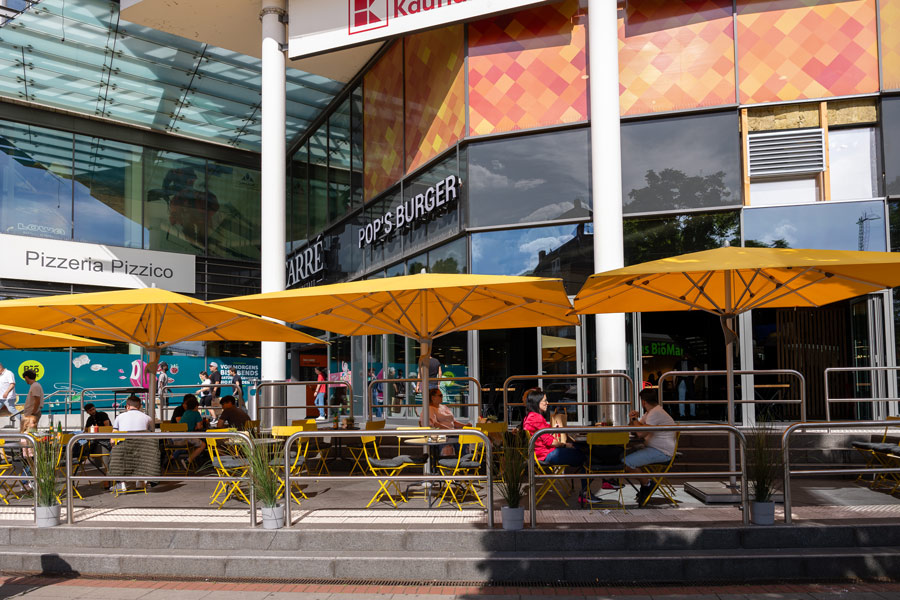 17_pops-burger-bad-cannstatt-carre-aussenansicht-terrasse