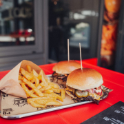 2_pops-burger-stuttgart-smashburger-pommes-goeppingen